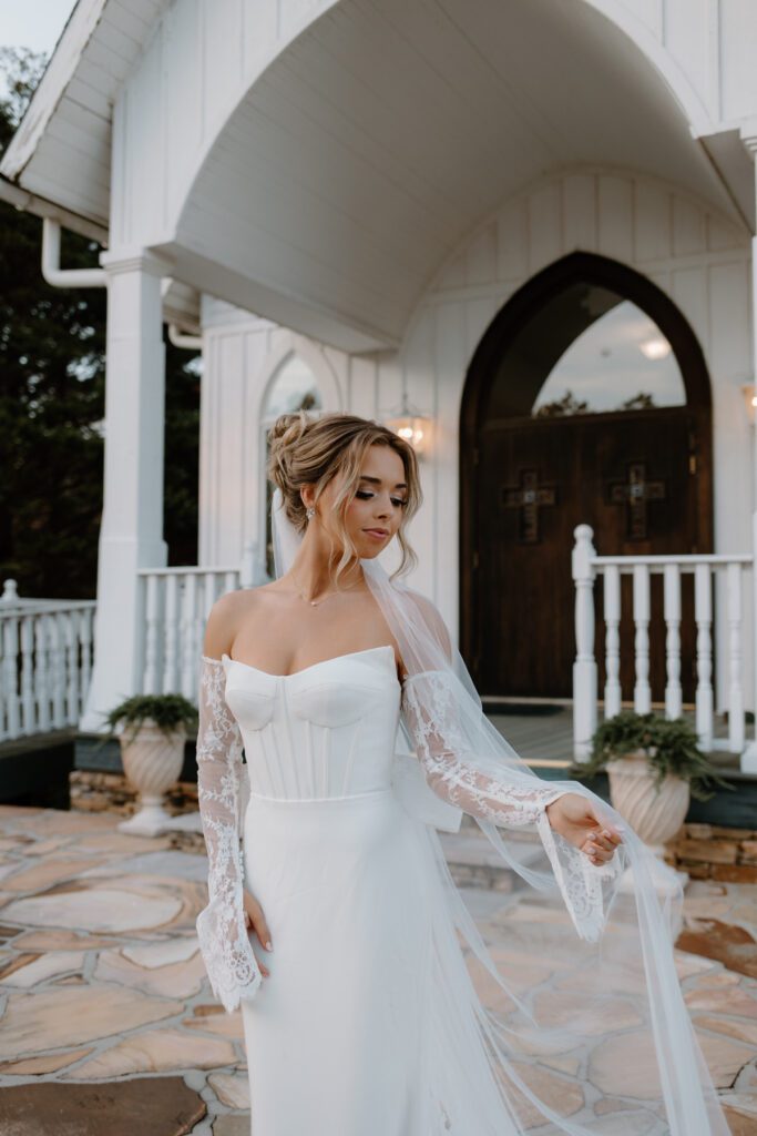 Bridal portraits at East Tennessee Wedding Venue, Whitestone Inn.