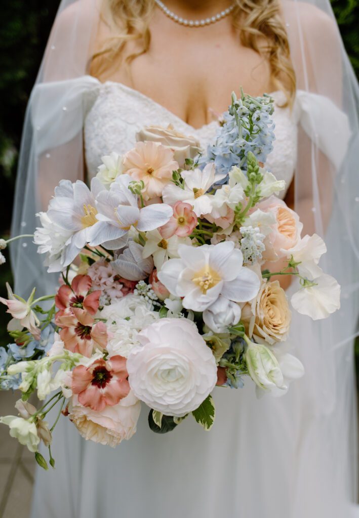 Wildflower bouquet for summer bride floral inspiration.