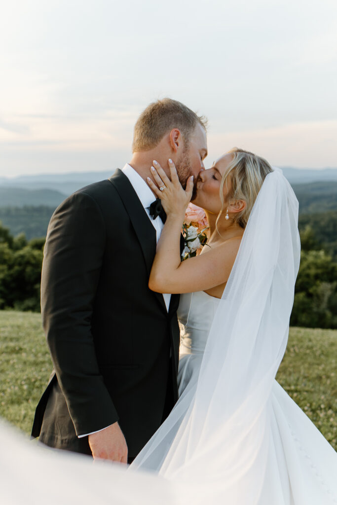 Bride and groom portraits at Tennessee wedding venue, The Loyston.