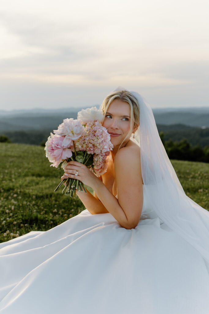Bridal portraits at the Loyston wedding venue in Tennessee.