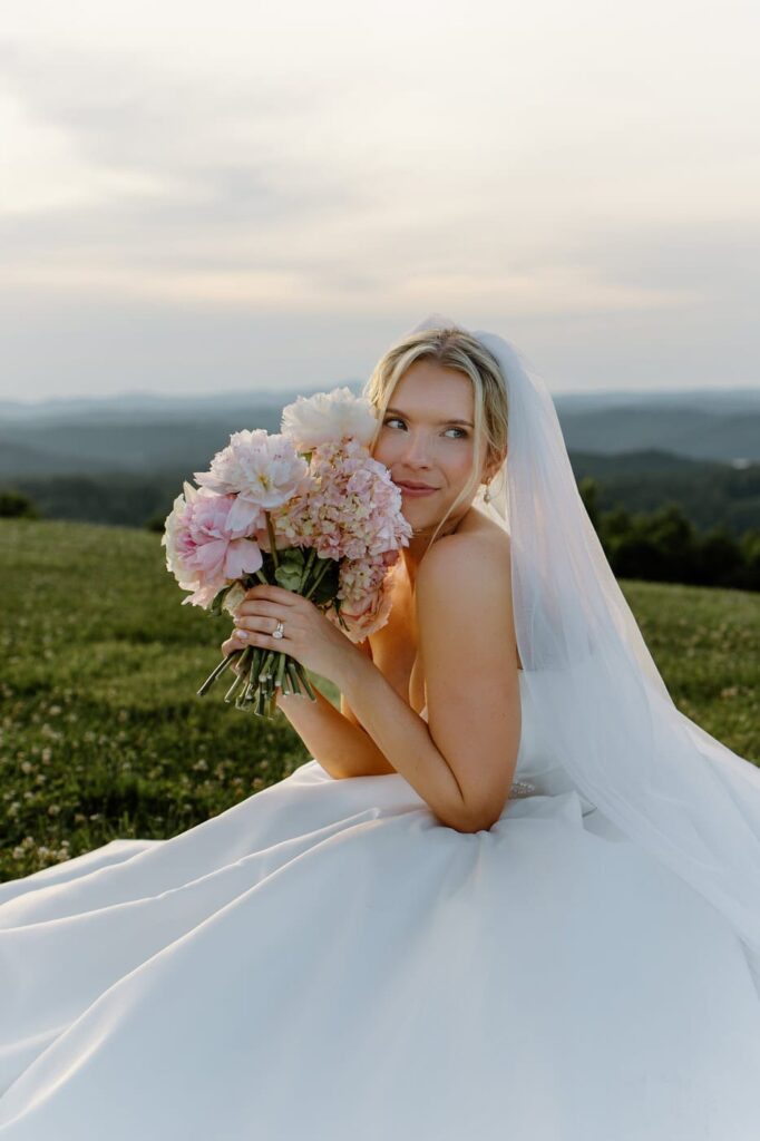 Bridal portraits at the Loyston wedding venue in Tennessee.
