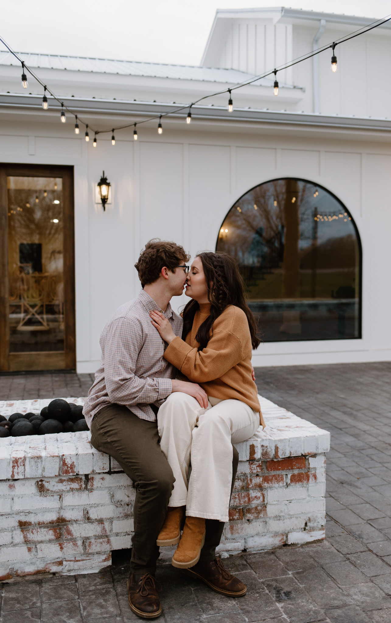 Neutral engagement session outfit ideas.