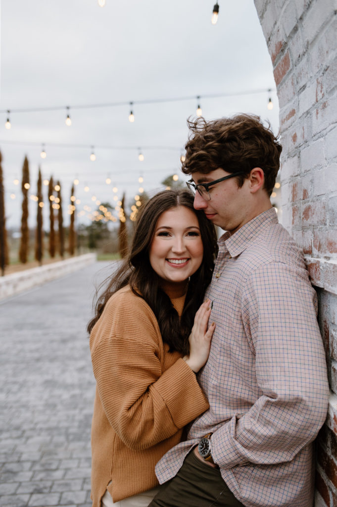 Fall engagement session outfit ideas.