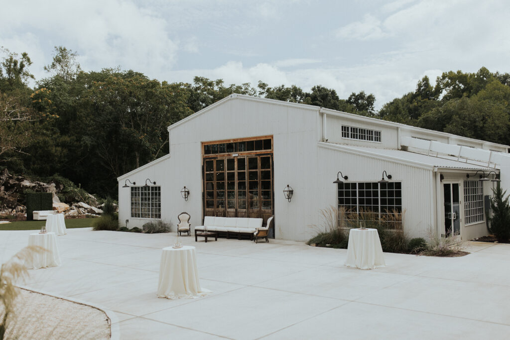 Cool modern wedding venue in Knoxville, Tennessee. The Quarry Venue is a unique industrial wedding venue with indoor and outdoor ceremony accommodations. 